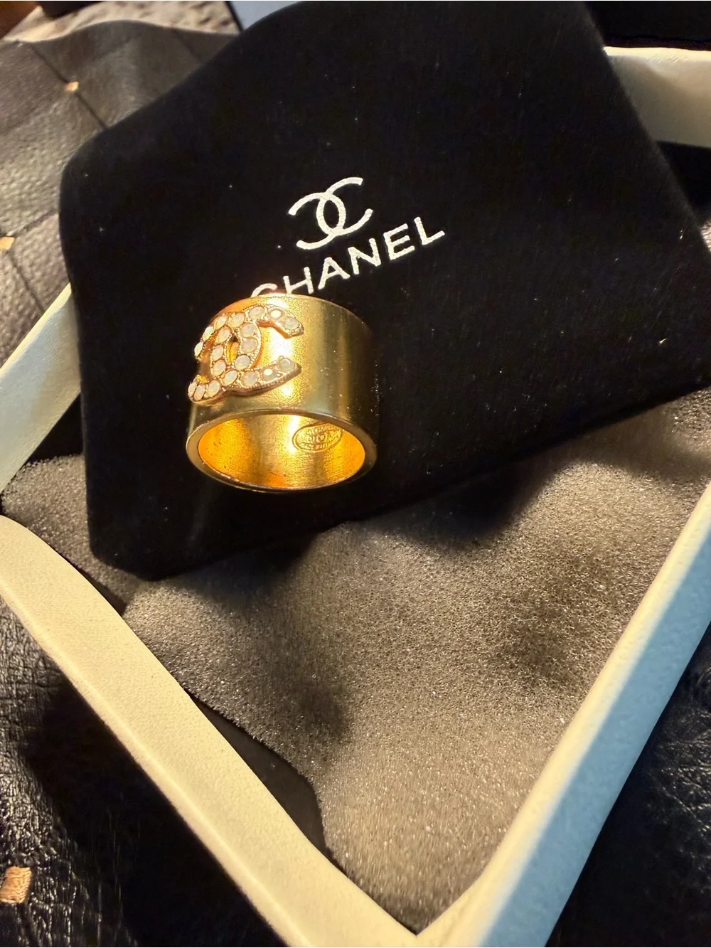 CHANEL bold wide